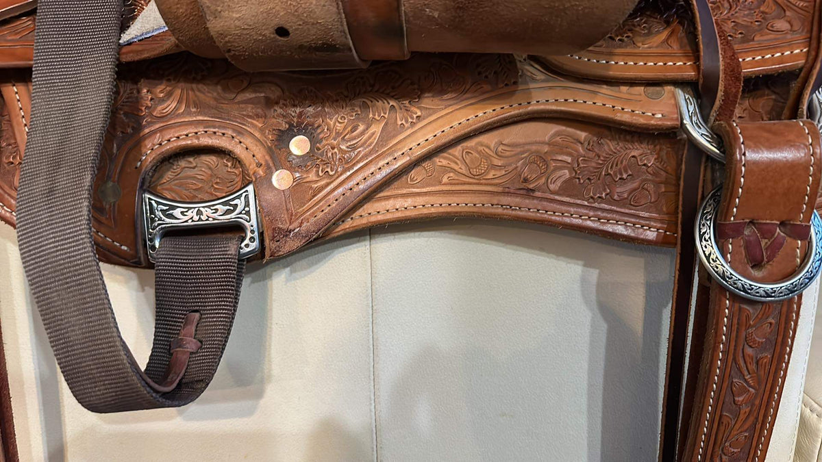 15.5" Wade Saddle