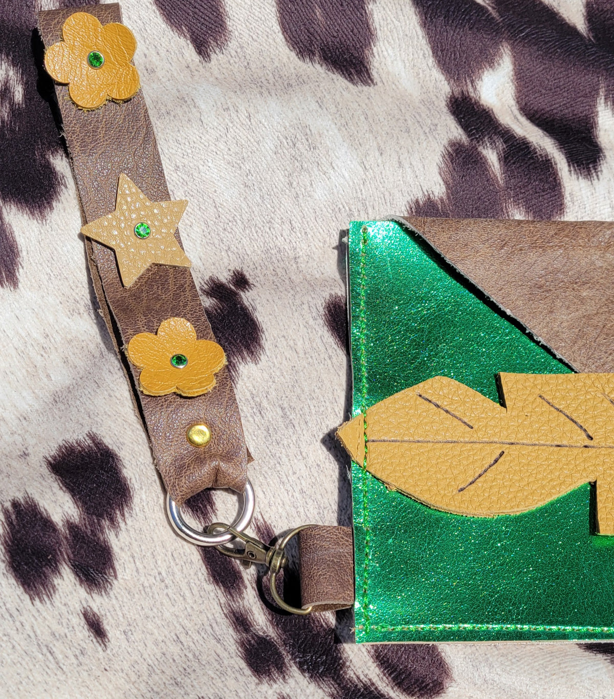 WRISTLET/CLUTCH